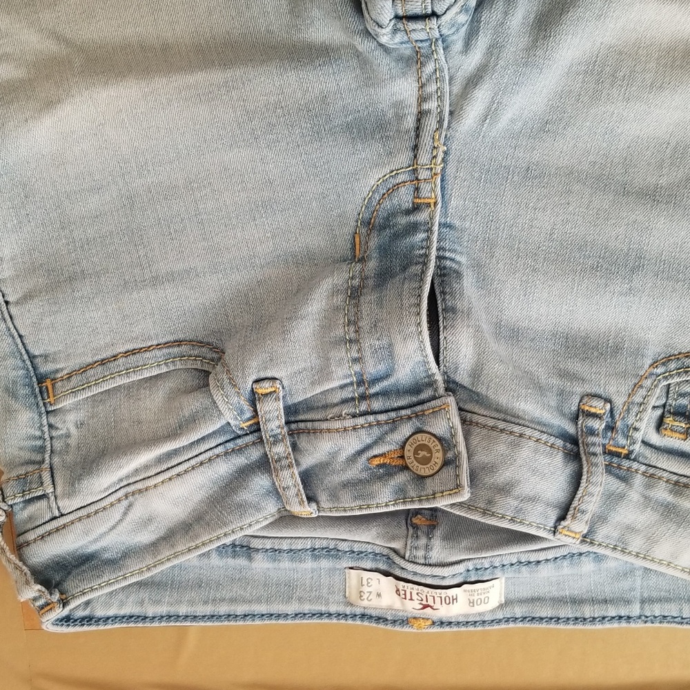 Hollister Jean's